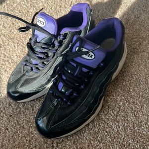 Nike AirMax Sneakers